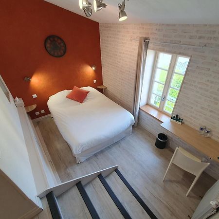 Logis Hotel Le Prince Noir Sérignac-sur-Garonne エクステリア 写真