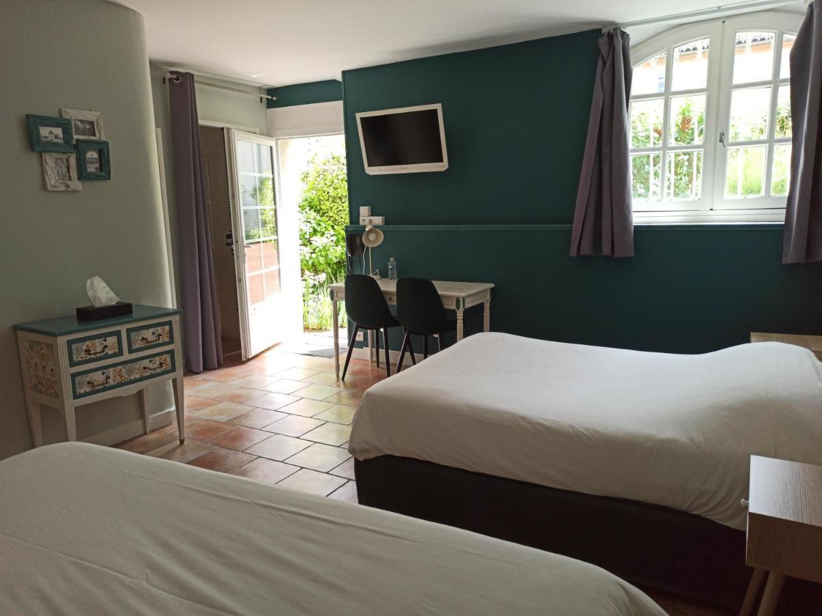 Logis Hotel Le Prince Noir Sérignac-sur-Garonne エクステリア 写真