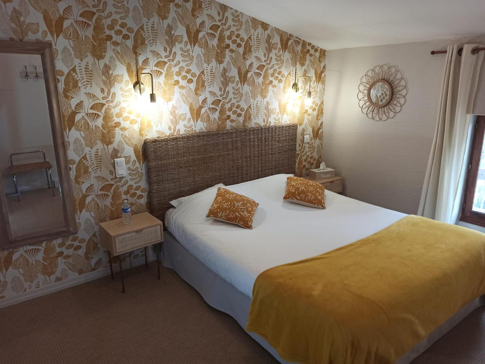 Logis Hotel Le Prince Noir Sérignac-sur-Garonne エクステリア 写真