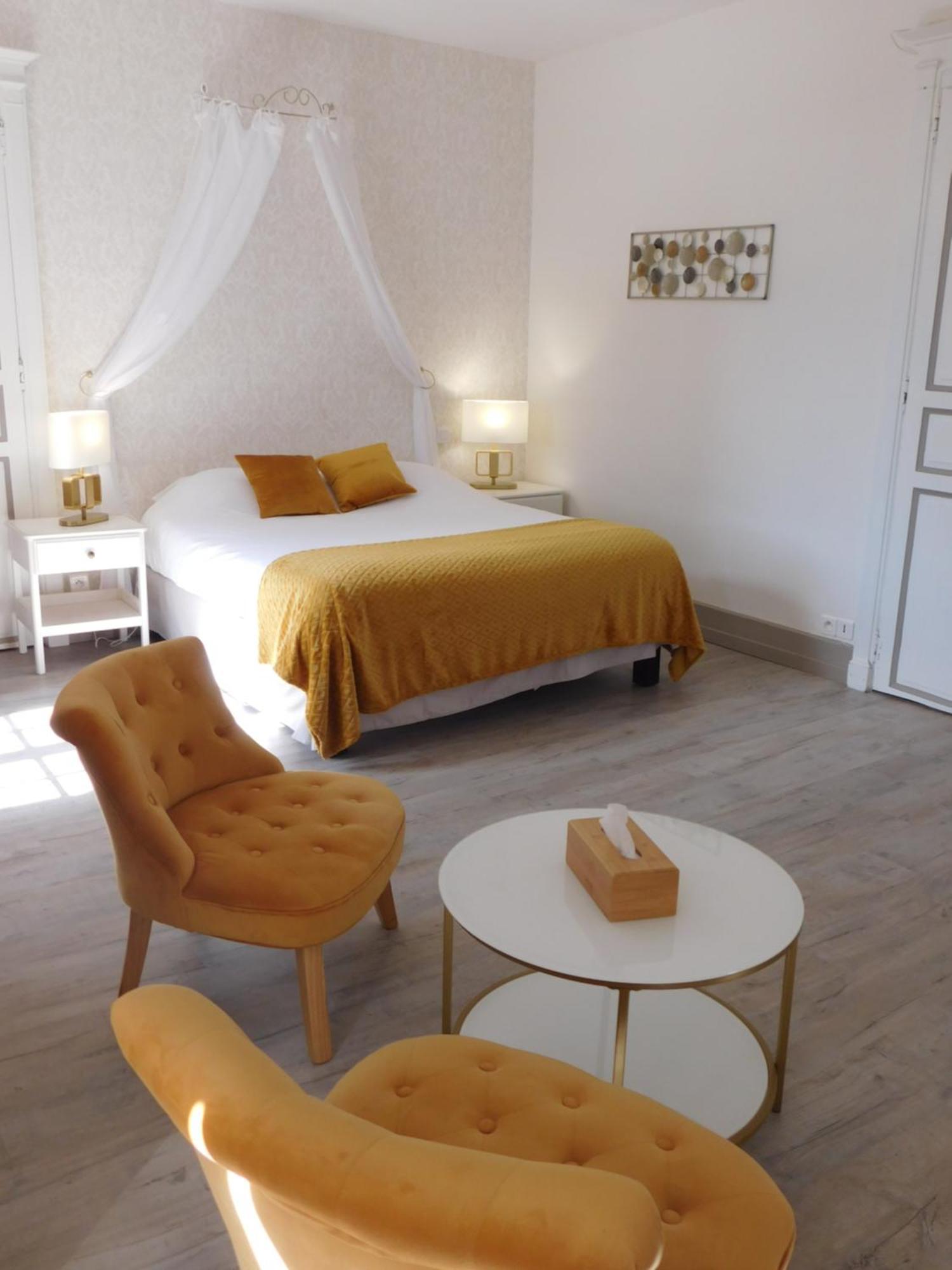 Logis Hotel Le Prince Noir Sérignac-sur-Garonne エクステリア 写真