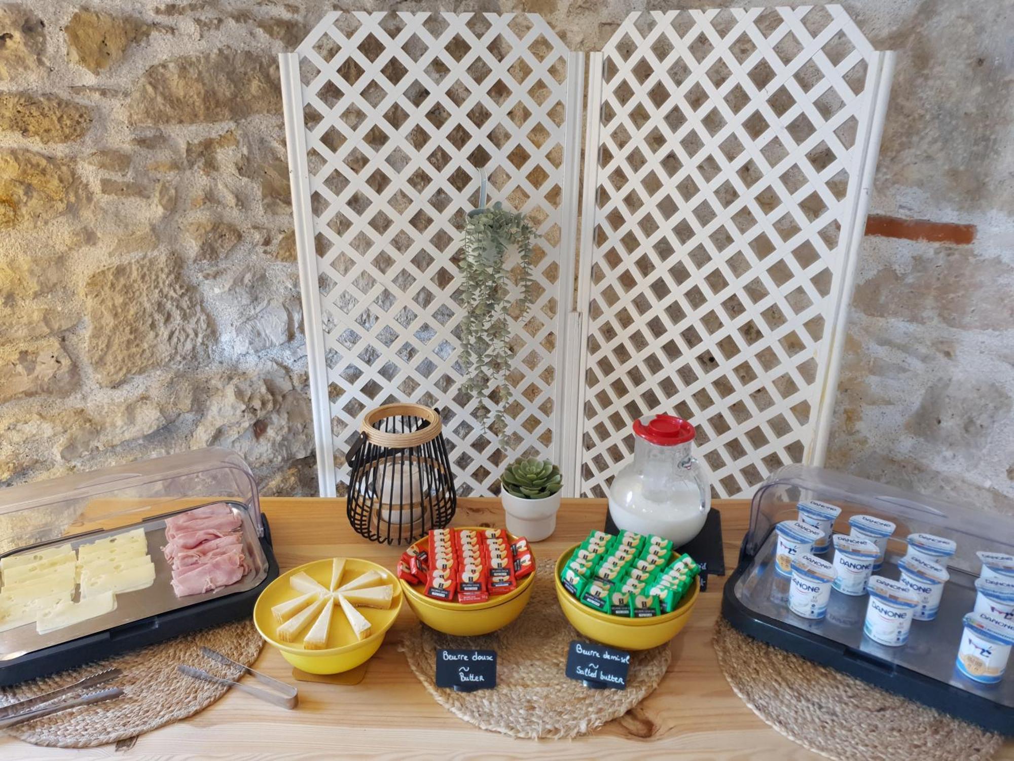 Logis Hotel Le Prince Noir Sérignac-sur-Garonne エクステリア 写真