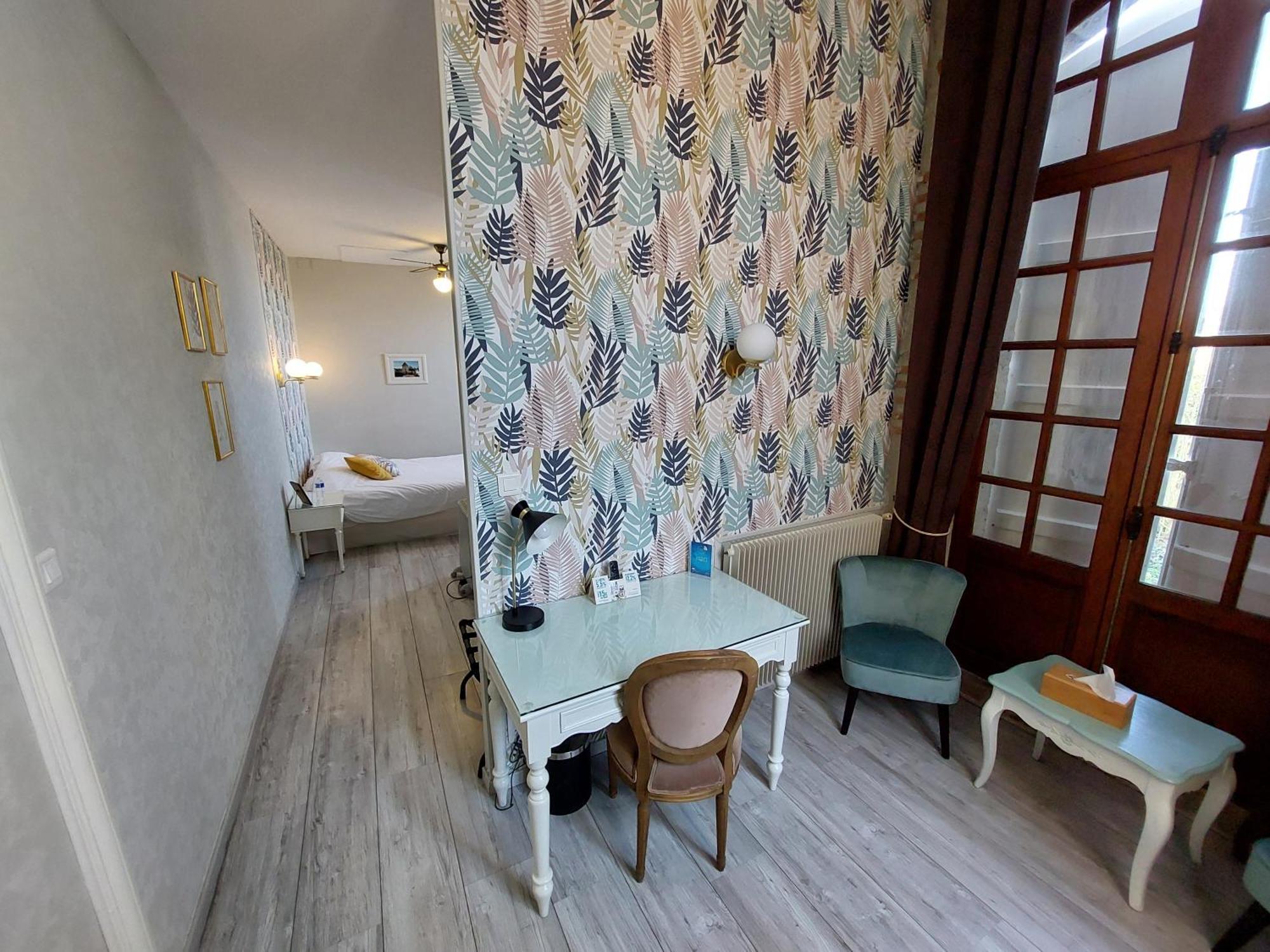 Logis Hotel Le Prince Noir Sérignac-sur-Garonne エクステリア 写真