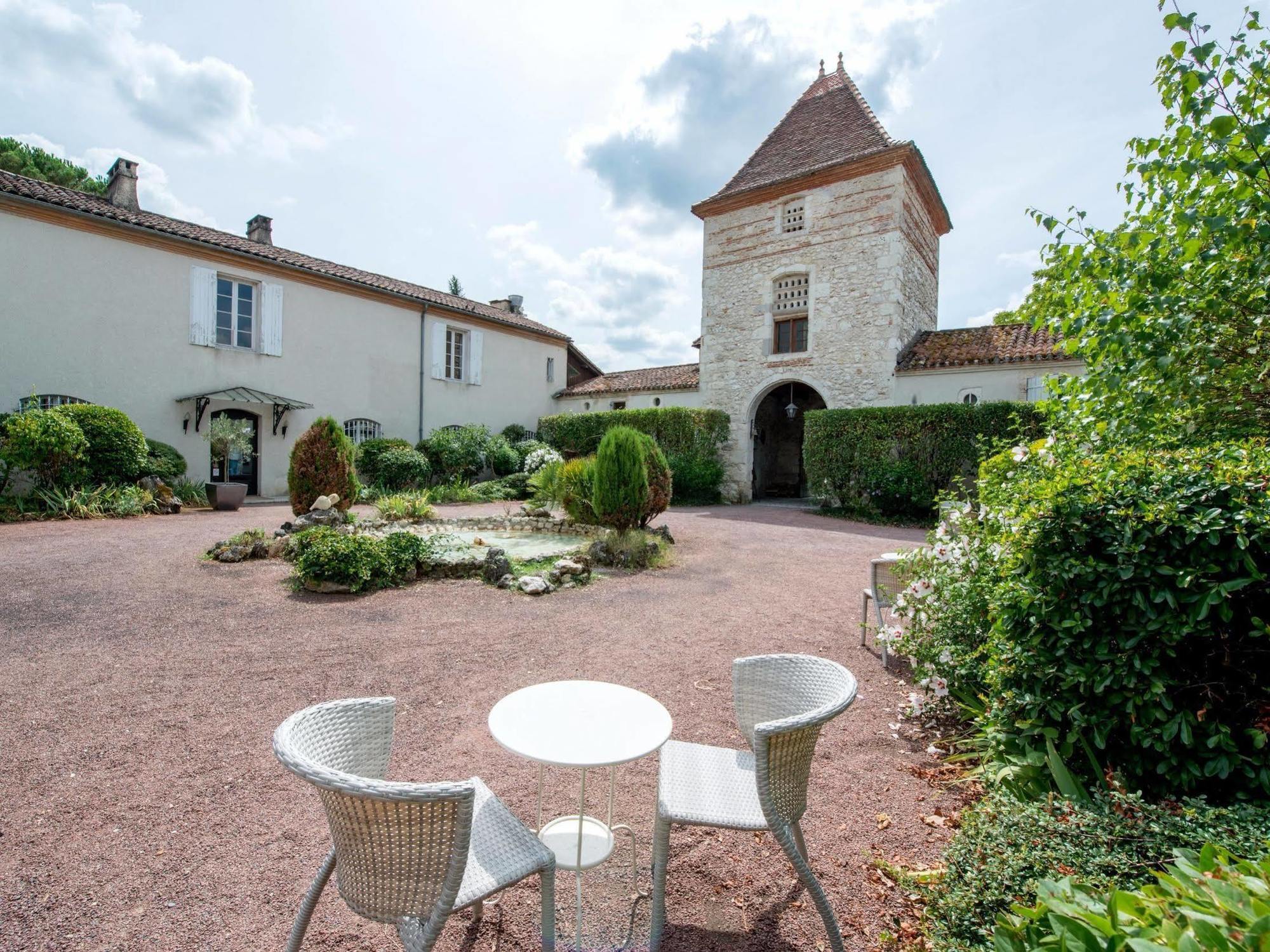 Logis Hotel Le Prince Noir Sérignac-sur-Garonne エクステリア 写真