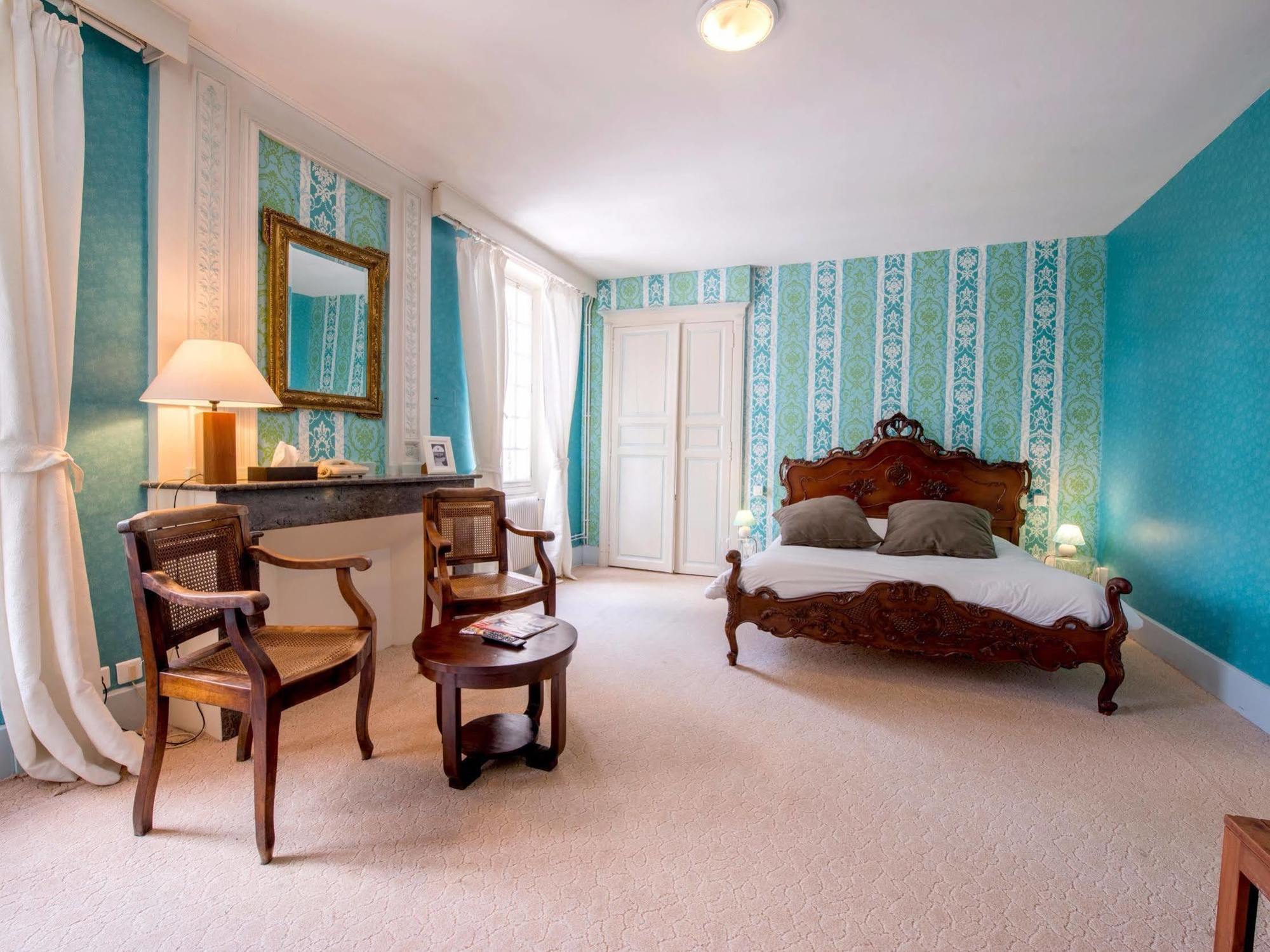 Logis Hotel Le Prince Noir Sérignac-sur-Garonne エクステリア 写真